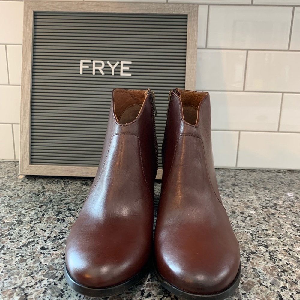 FRYE Nora Zip Short Leather Bootie Size 9 - Picture 4 of 6